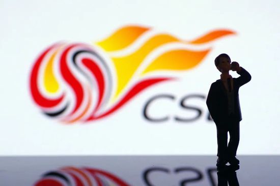 笔记本外接显示器刷新率取决哪个
