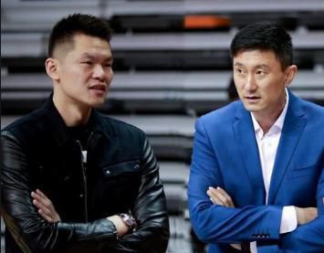 女教师在教室光着被调教